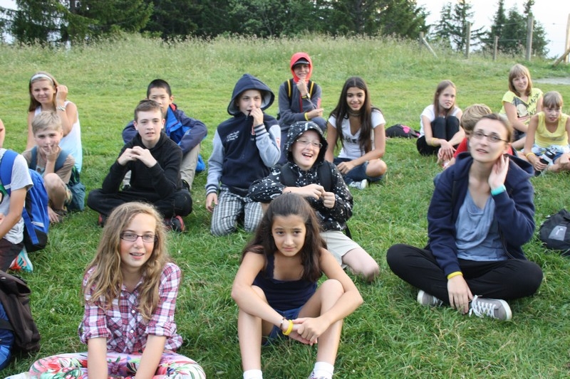 Village Camps International Summer Camp Leysin, Switzerland 2025-08-09 https://www.villagecamps.com/journals_admin/images/691-14-campfire yellows (152).jpg